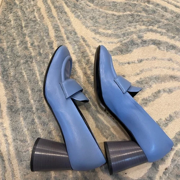 HALMANERA BLUE ONLY ROUND HEEL PUMPS WITH GREY HEELS SIze 7.5